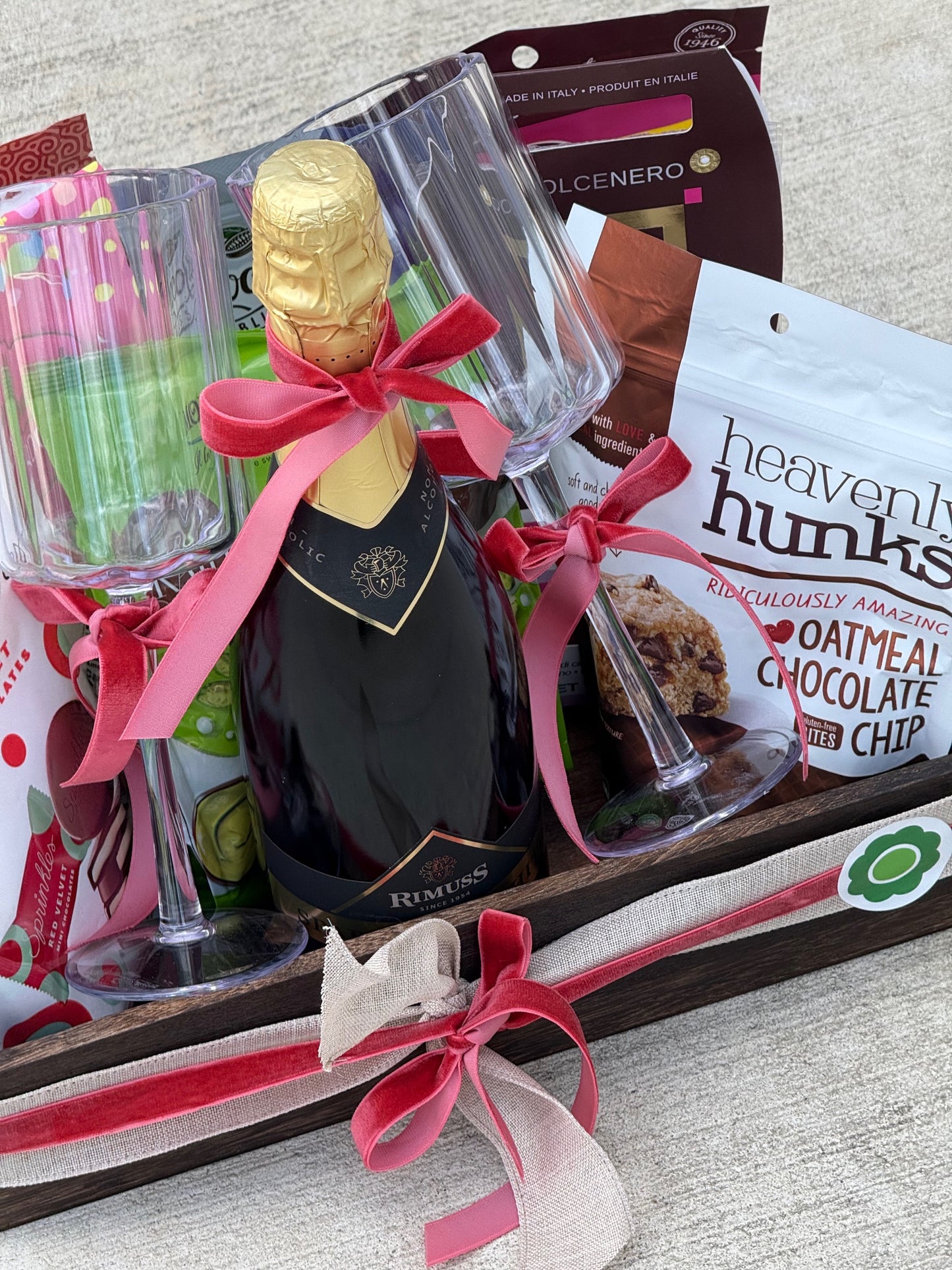 Sparkling Wine + Sweets Gourmet Basket